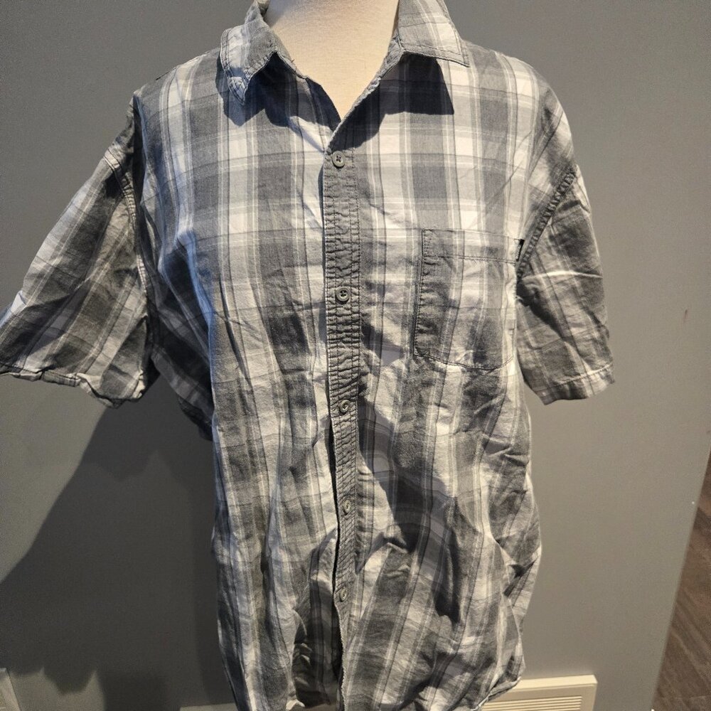 Ripzone Men’s Plaid Short Sleeve Button Down | Size XXL | Gray/White